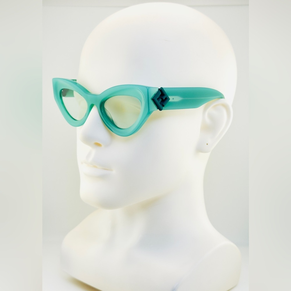 FENDI FF Diamonds Cat-eye women’s sunglasses FE401461 Light Green Frame - Picture 5 of 16
